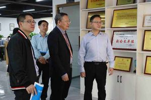 热烈欢迎市政府秘书长林兢一行莅临江南网站_江南（中国）集团广西公司考察指导